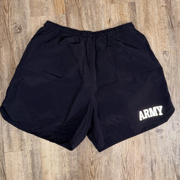 US Army Training Shorts - Picture 1 of 7